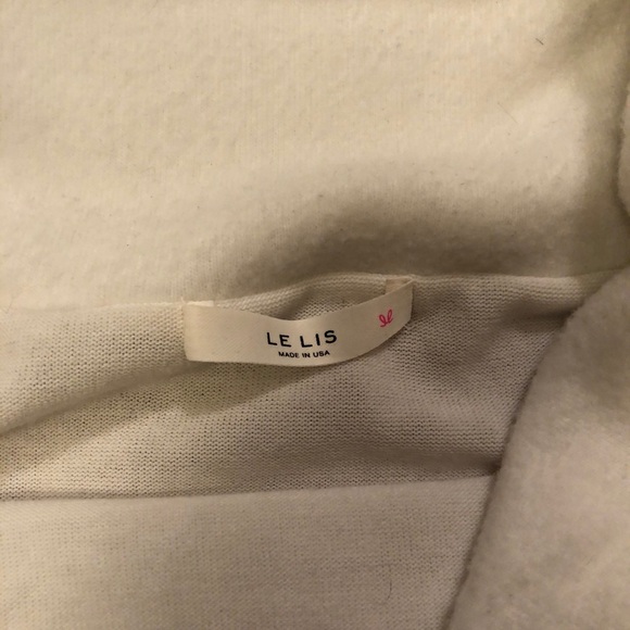 Cold shoulder sweater - Picture 6 of 6